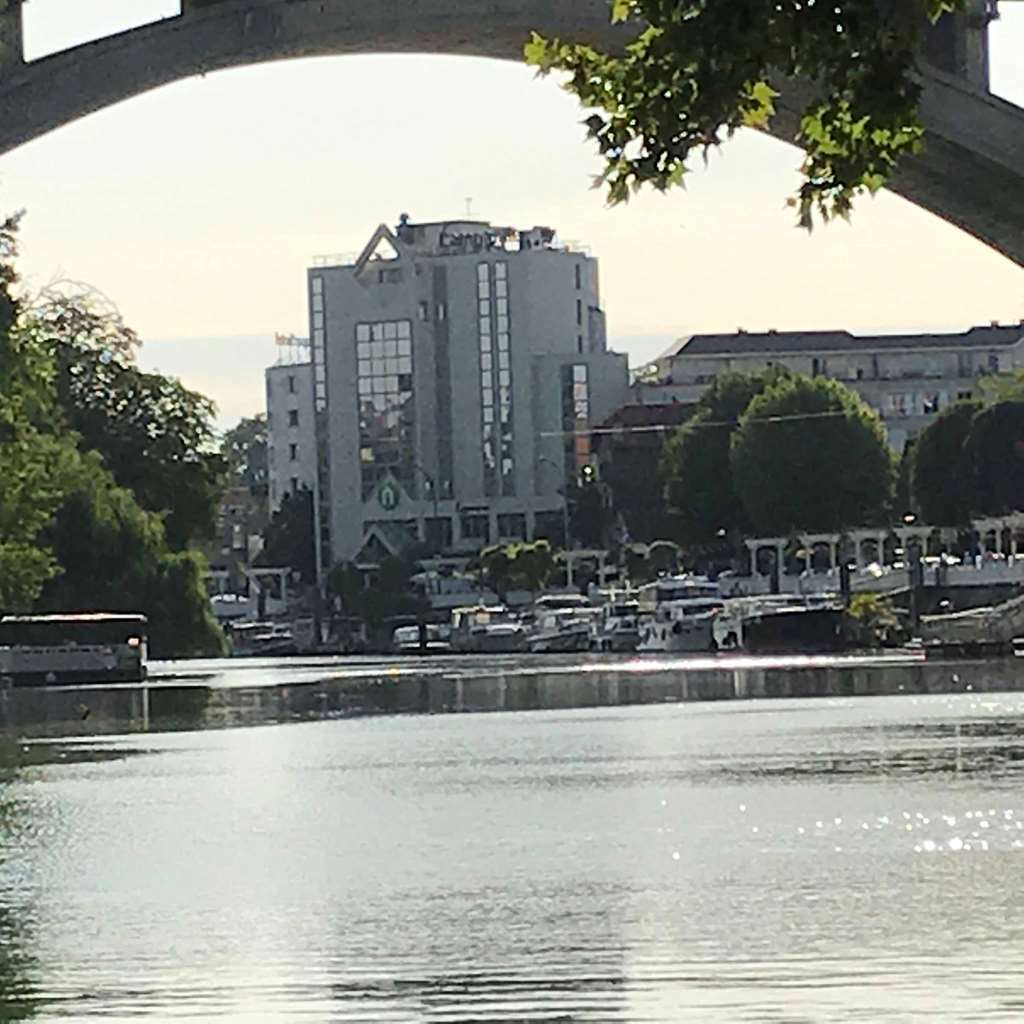 Hotel Campanile Nogent-sur-Seine Exteriér fotografie